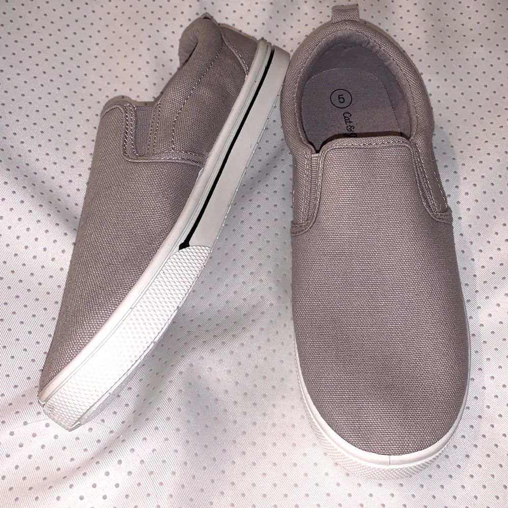 Cat & Jack Boys gray canvas slip on sneakers size 5